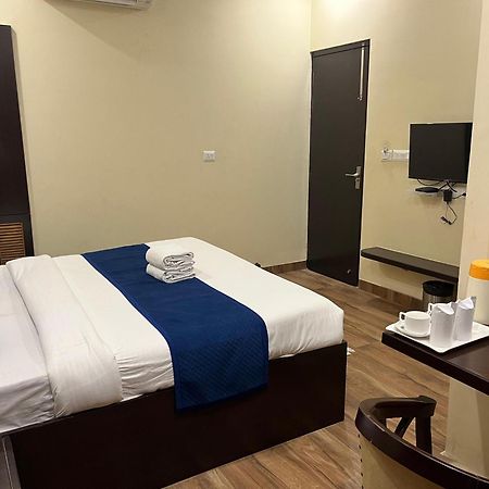 Hotel Mayur Palace 阿格拉 外观 照片